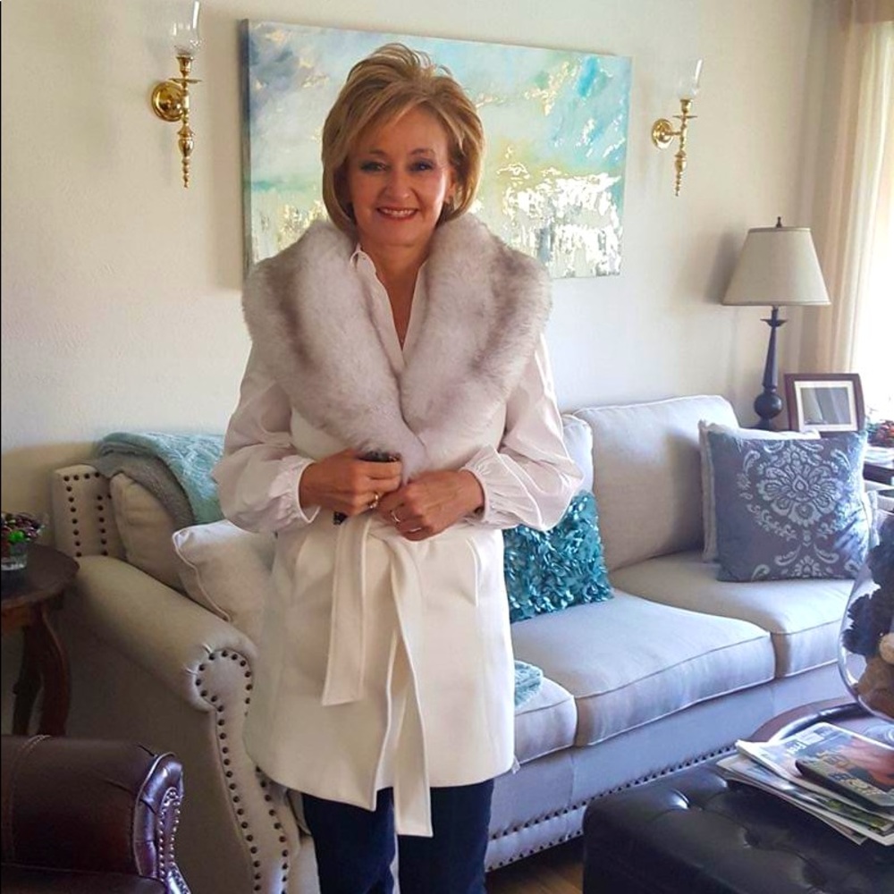 Beautiful white house black market coat vest.